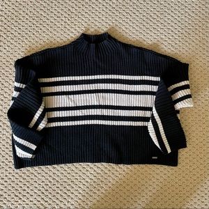 Hollister Mock Turtleneck Crop Sweater